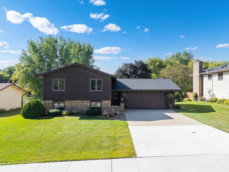316 7th St NW, Byron, MN 55920