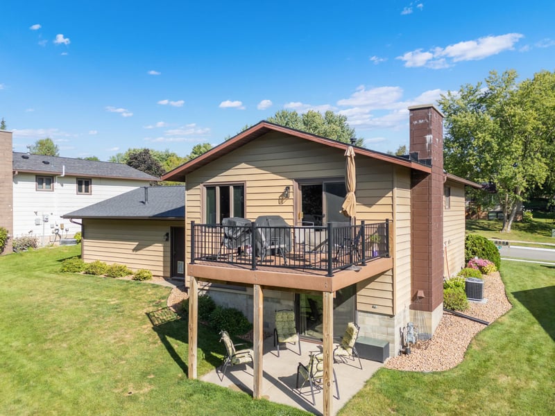 316 7th St NW, Byron, MN 55920