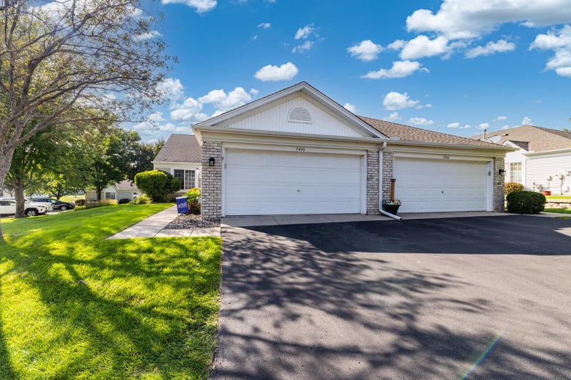7490 Hinton Park Ave S, Cottage Grove, MN 55016