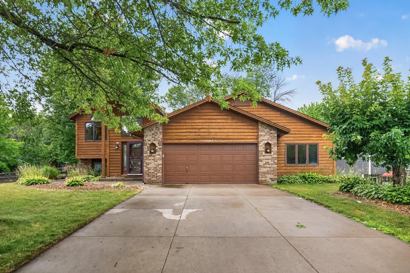 11607 Hillside Cir, Champlin, MN 55316