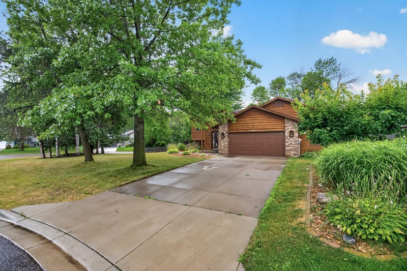 11607 Hillside Cir N, Champlin, MN 55316