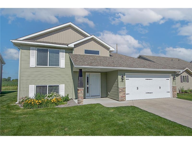 1051 Yellowstone Ave, Saint Cloud, MN 56303