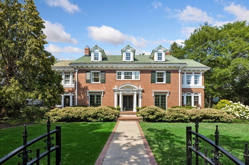 1465 Summit Ave, Saint Paul, MN 55105