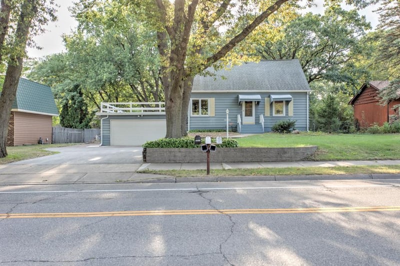 7846 Long Lake Rd, Mounds View, MN 55112