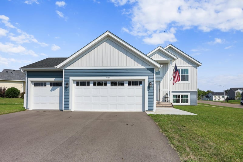 4706 8th Street Loop NE, Saint Cloud, MN 56304