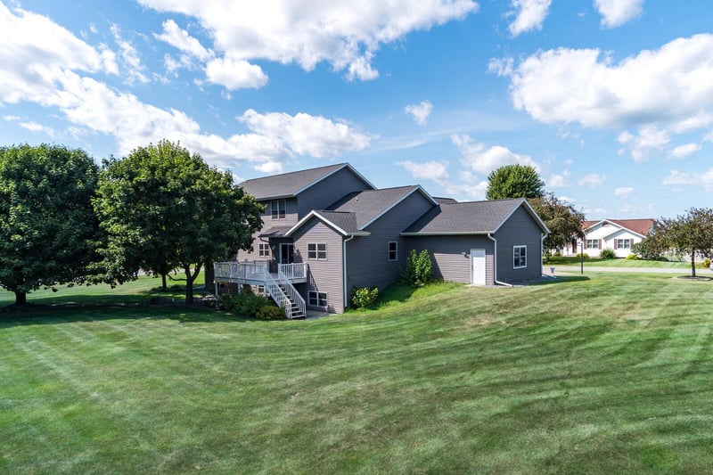 W7885 Country Ave, Holmen, WI 54636