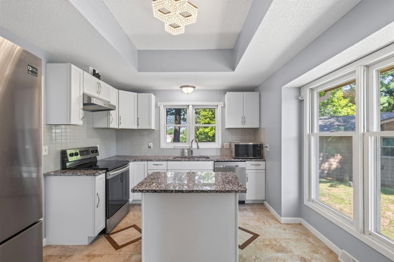 5795 Shannon Trl SE, Prior Lake, MN 55372