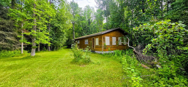 17365 E Pine Dr NW, Angle Inlet, MN 56711