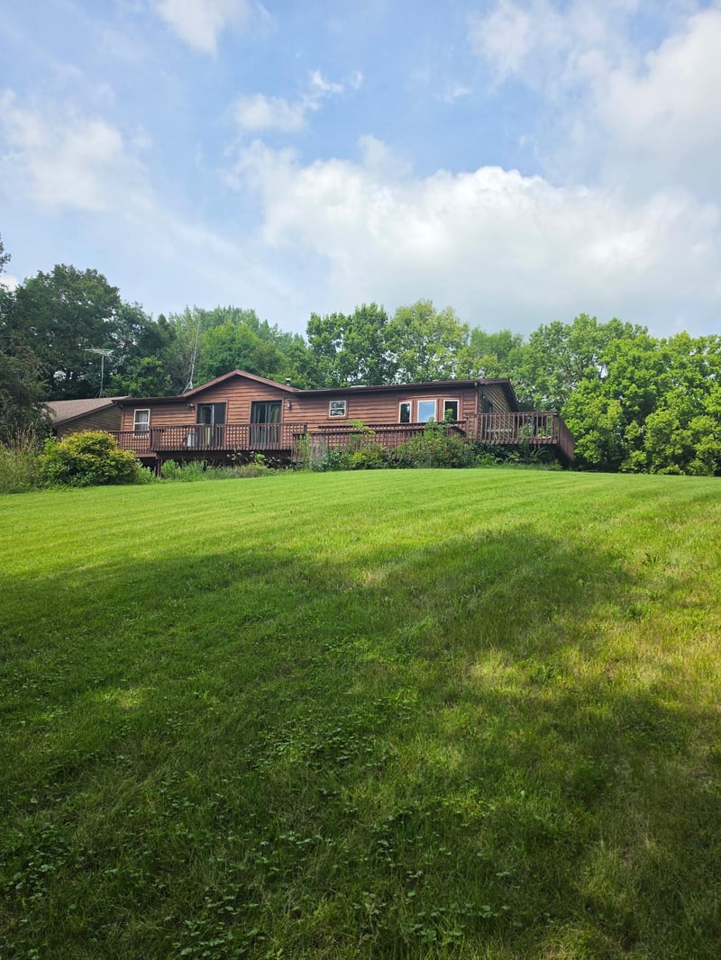 37849 Hillside Dr, Saint Peter, MN 56082