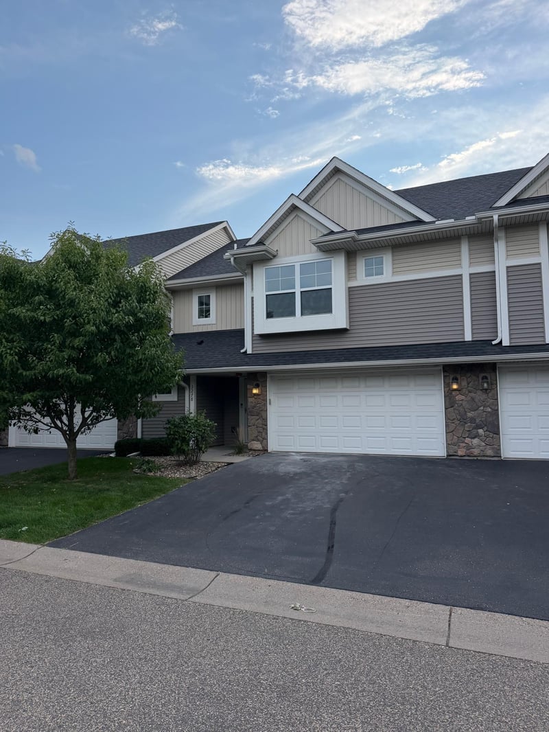 3278 Lakewood Trl, Woodbury, MN 55129
