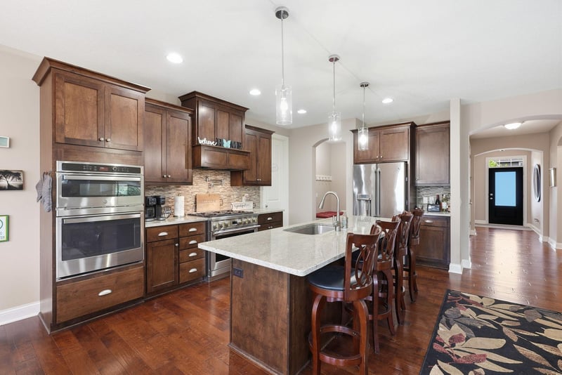16588 E Lake Dr, Lakeville, MN 55044