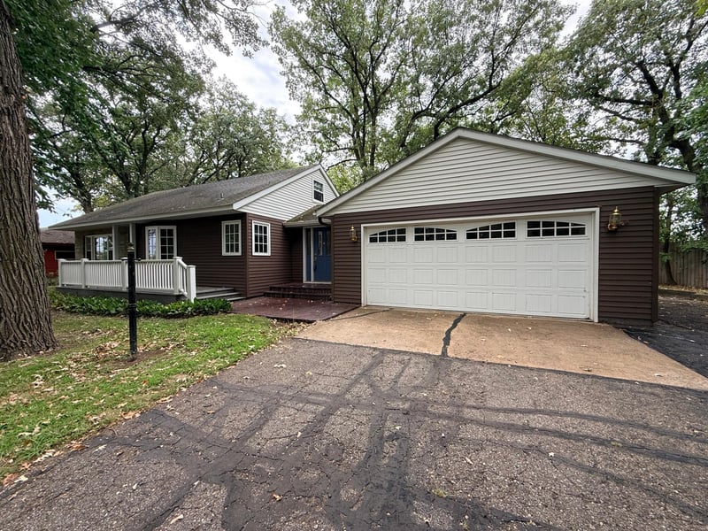 32841 River Oaks Ln, Saint Cloud, MN 56303