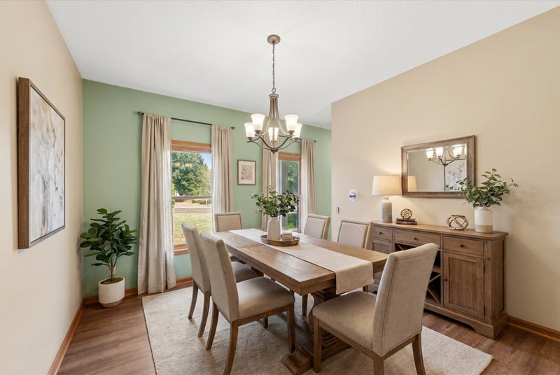 2084 Wallingford Cir, Woodbury, MN 55125