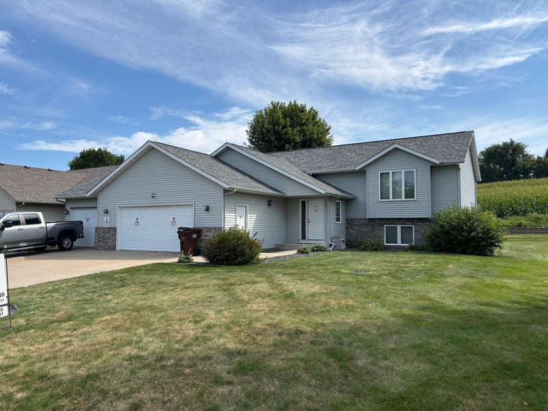 403 Chalupsky Ave NE, New Prague, MN 56071