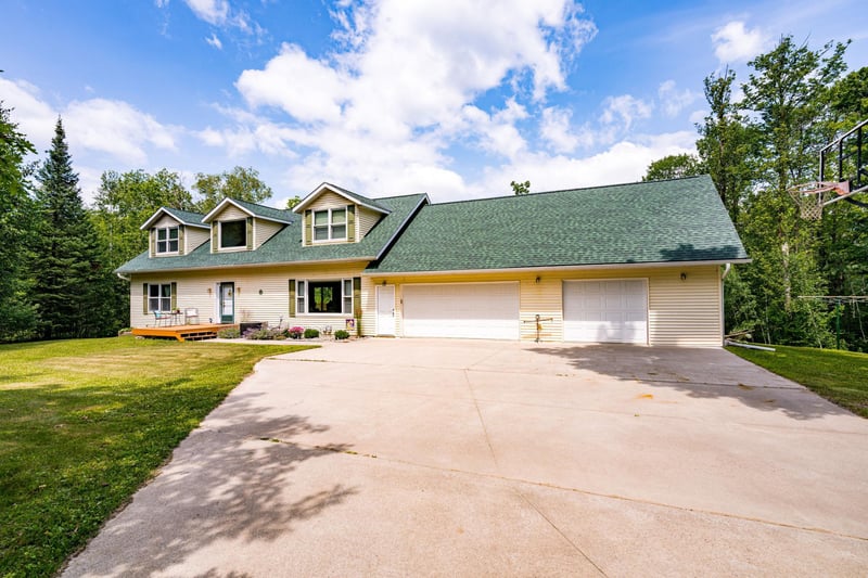 26644 Baich Rd, Bovey, MN 55709