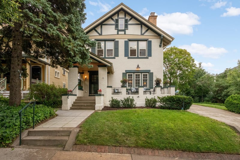 904 Osceola Ave, Saint Paul, MN 55105