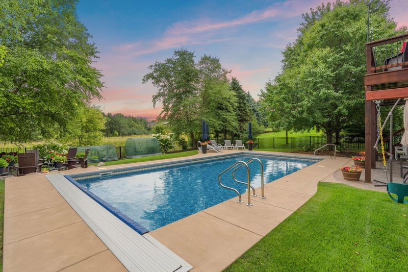 10742 Maple Blvd, Woodbury, MN 55129