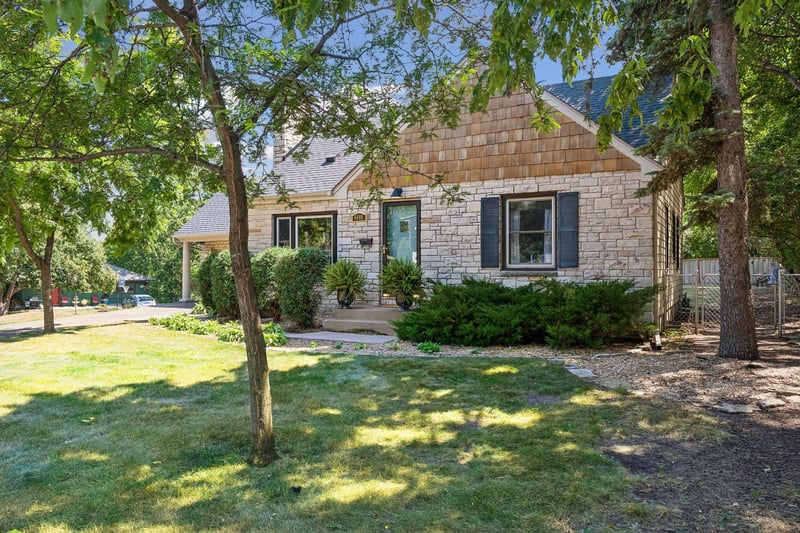 6605 Cedar Lake Rd S, Saint Louis Park, MN 55426