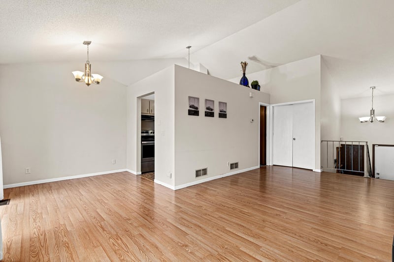 804 Seal St, Saint Paul, MN 55114