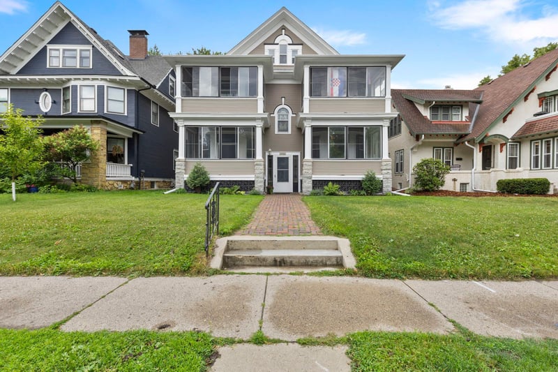 1032 Portland Ave, Saint Paul, MN 55104