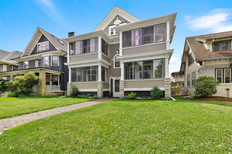 1032 Portland Ave, Saint Paul, MN 55104