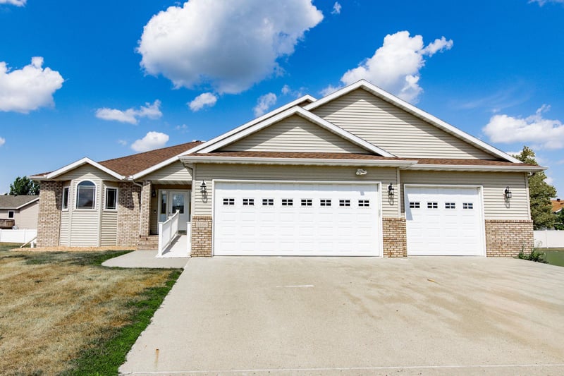 1106 Southwood Dr, Dilworth, MN 56529