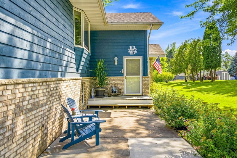 33165 Marmon St NE, Cambridge, MN 55008