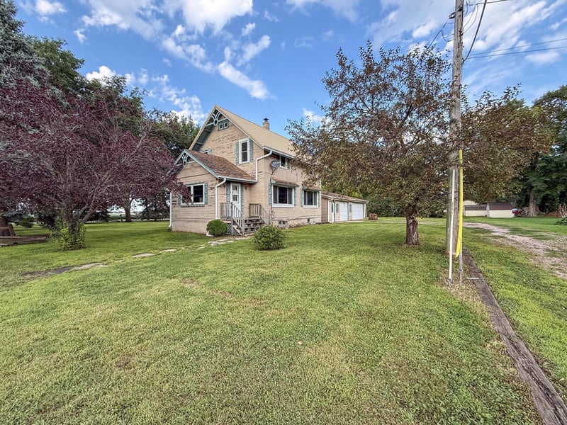 741 East St, Stewart, MN 55385