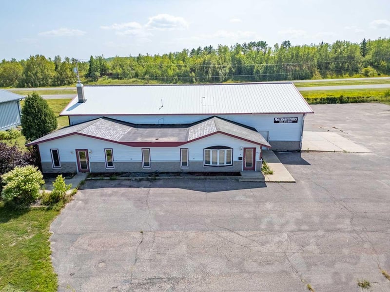 101 E Iron Dr, Chisholm, MN 55719