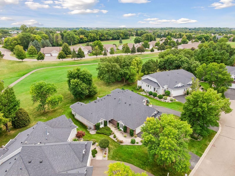 8810 Pointe Vista Dr, Victoria, MN 55386