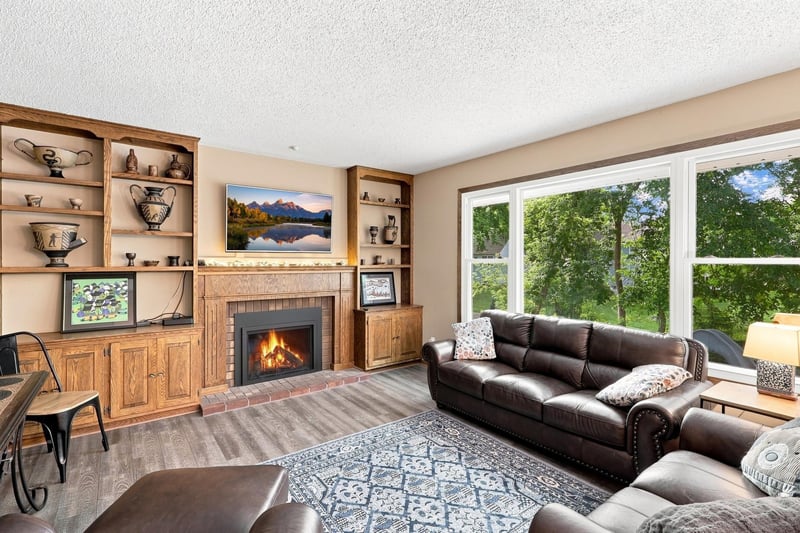 2917 Sequoia Ct, Burnsville, MN 55337