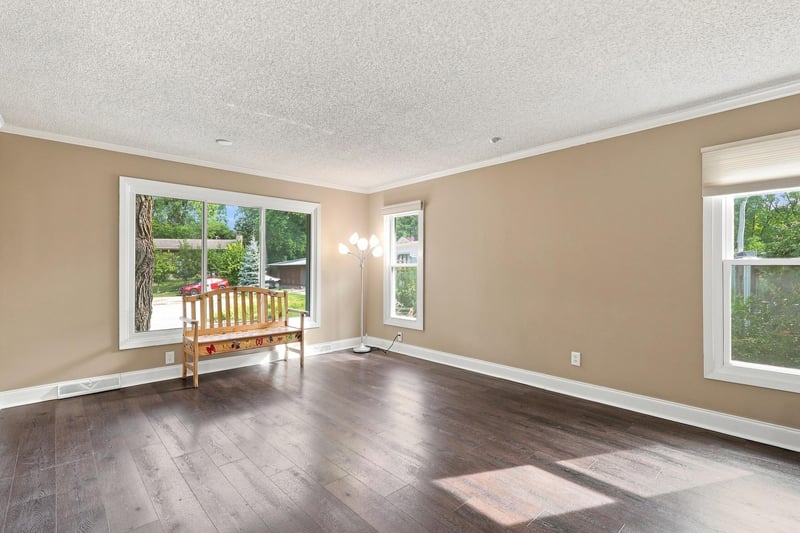 2917 Sequoia Ct, Burnsville, MN 55337