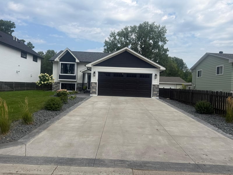 1026 Carrie St, West Saint Paul, MN 55118