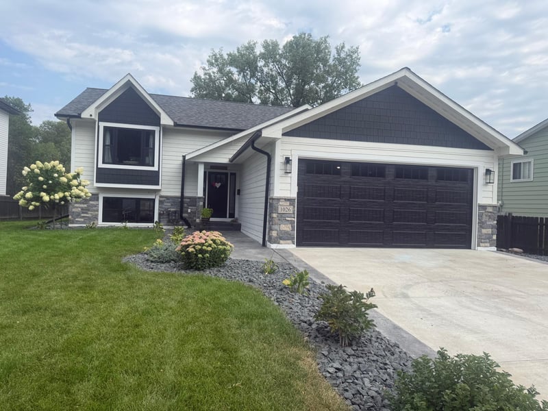 1026 Carrie St, West Saint Paul, MN 55118