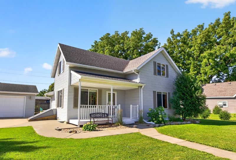 10 5th St SW, Eyota, MN 55934
