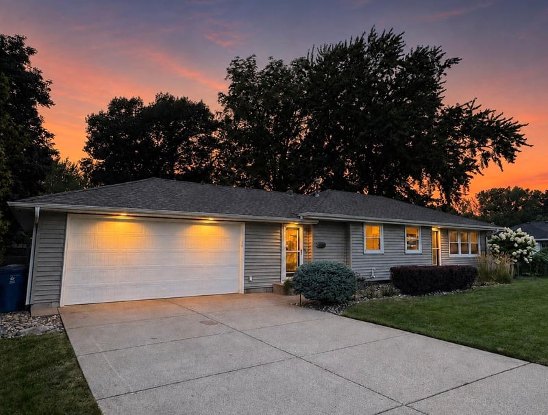 10118 Park Ave S, Bloomington, MN 55420