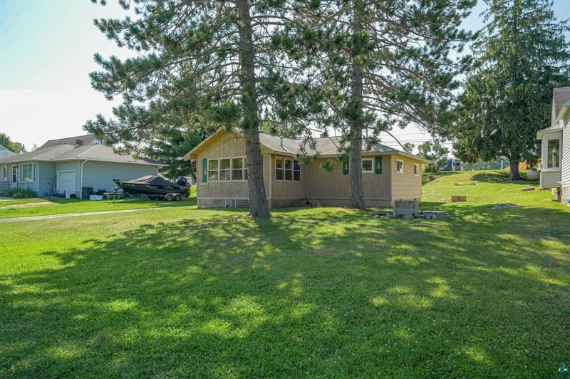 512 2nd St N, Tower, MN 55790