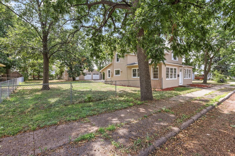614 Jackson St, Anoka, MN 55303