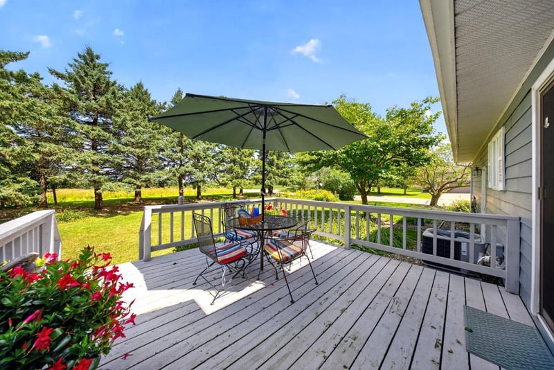 849 E 13th St, Saint Charles, MN 55972