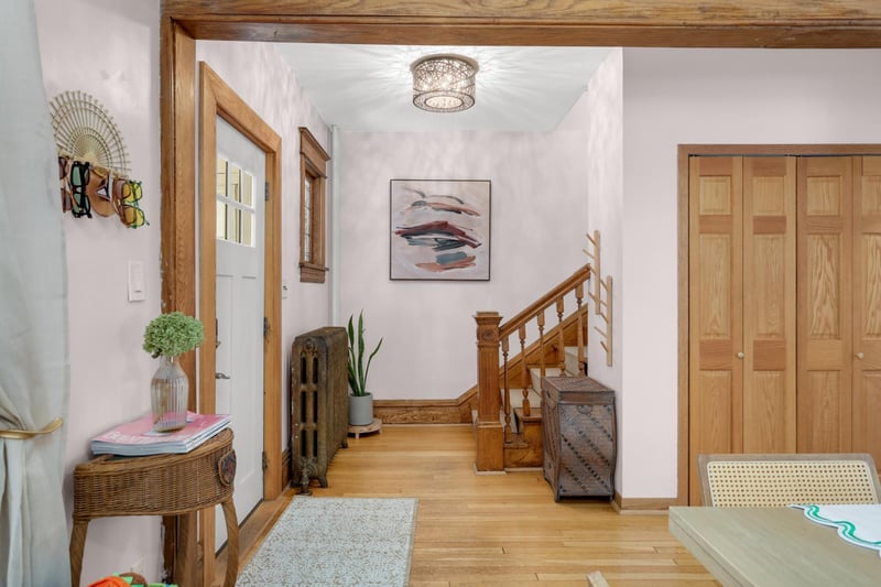 823 Armstrong Ave, Saint Paul, MN 55102
