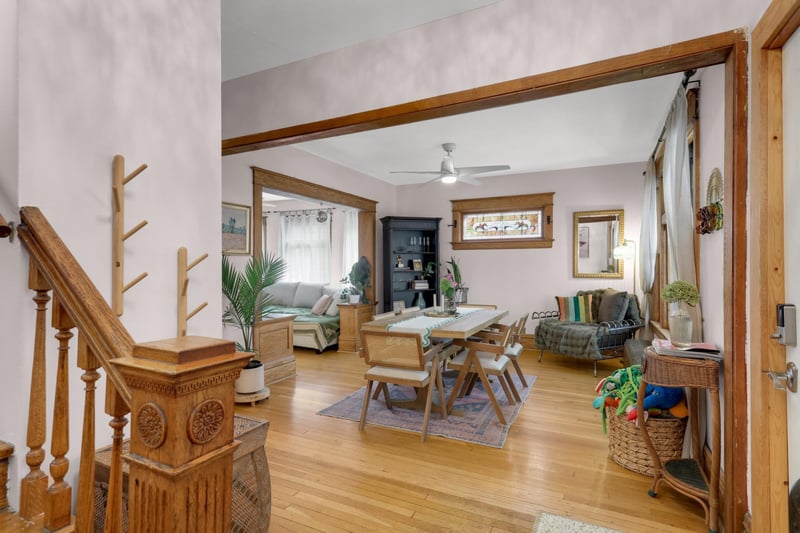 823 Armstrong Ave, Saint Paul, MN 55102
