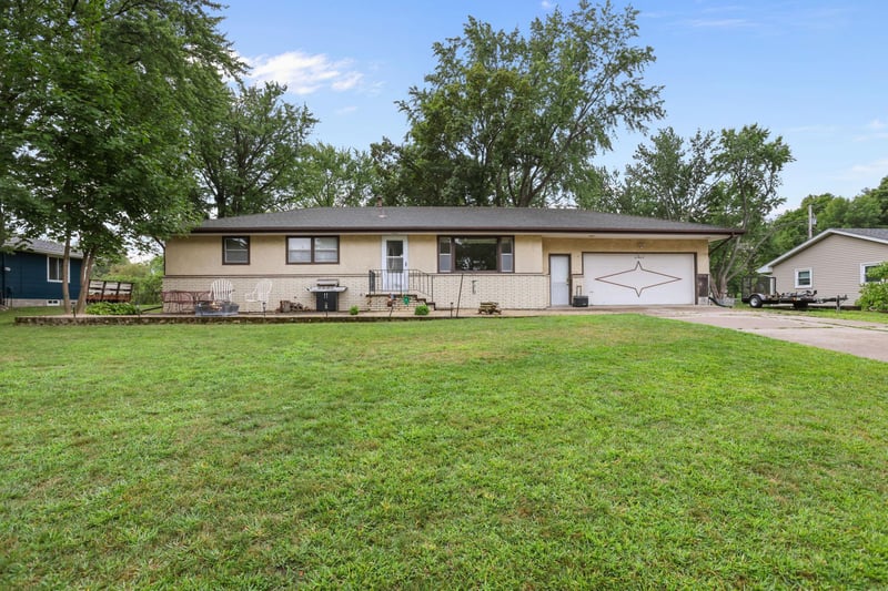21609 Ahlstrom Ave, Rogers, MN 55374