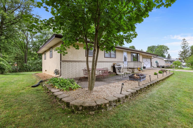 21609 Ahlstrom Ave, Rogers, MN 55374