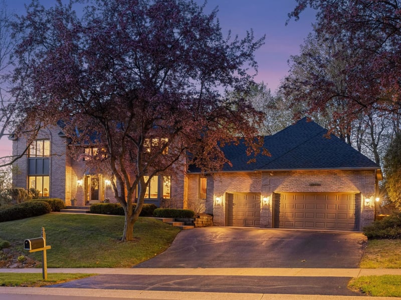 11202 Mount Curve Rd, Eden Prairie, MN 55347