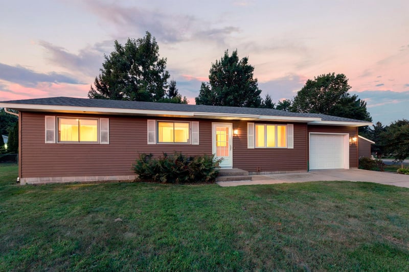 5895 Red Fox Rn, North Branch, MN 55056