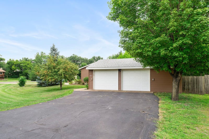 5895 Red Fox Rn, North Branch, MN 55056