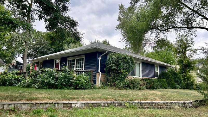1684 Long Lake Rd, New Brighton, MN 55112