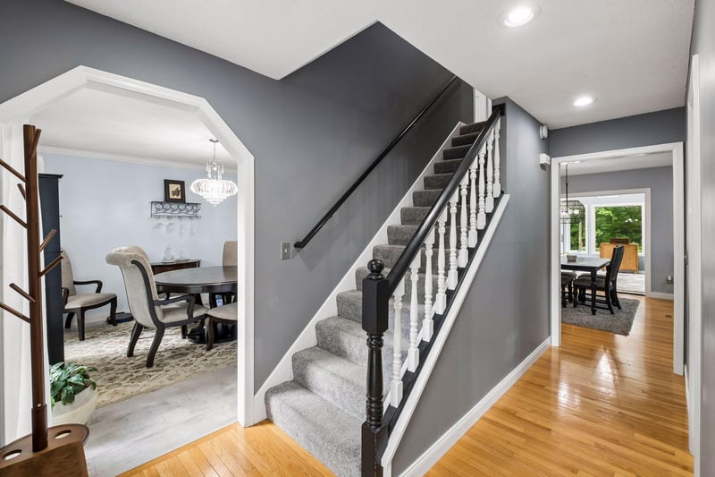 4747 Burr Oak St, Eagan, MN 55122