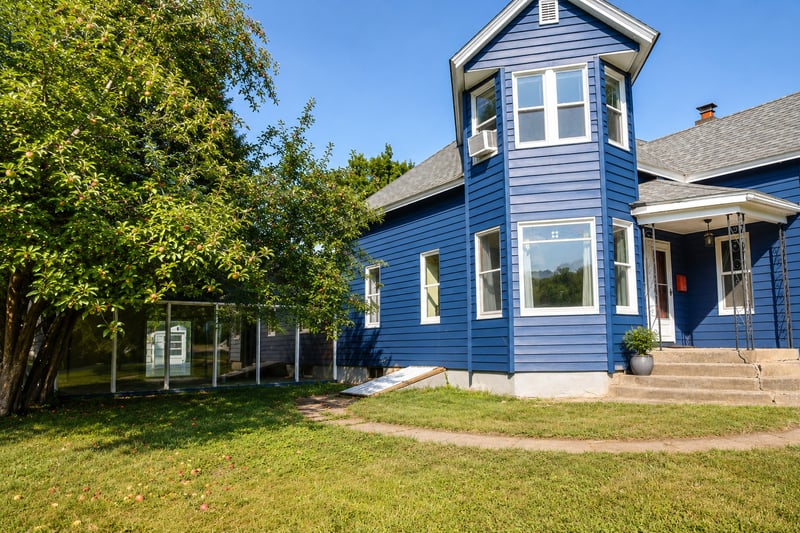 924 6th St W #1216, Wabasha, MN 55981