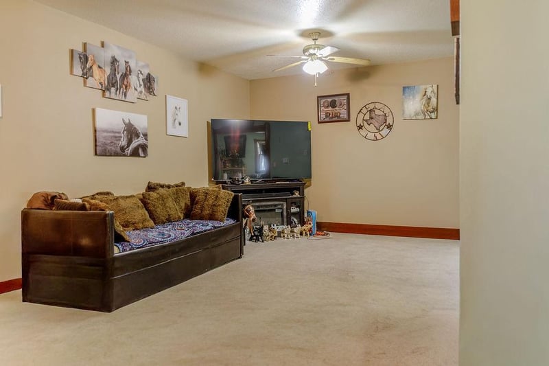 419 N 5th St, Montevideo, MN 56265